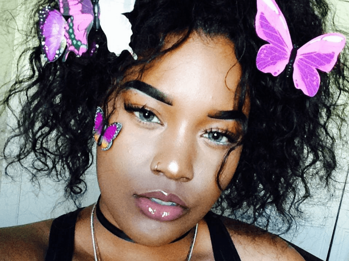 Model Hits Back at Body-Shamers Who Turned Her Crop Top Post Into a Meme Model Hits Back at Body-Shamers Who Turned Her Crop Top Post Into a Meme